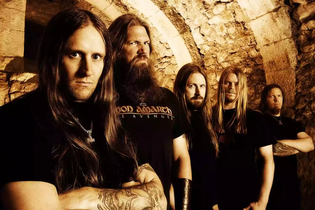 اعضای گروه آمون آمارت در دوره آلبوم Twilight of the Thunder God