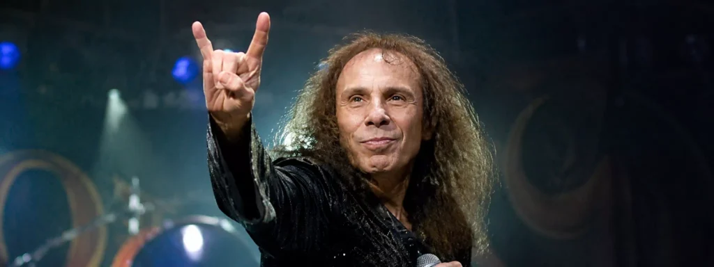 Ronnie James Dio مبدع حرکت شاخ شیطان در کنسرت