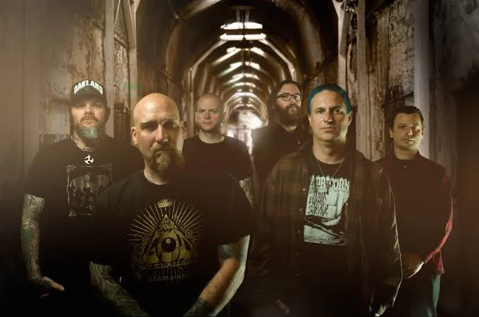 عکس آرشیوی نویروسیس در دوره گذار از هاردکور پانک به پستمتال